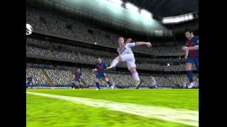 Real Madrid star Karim Benzema shows off his all star FIFA 13 iOS skills!